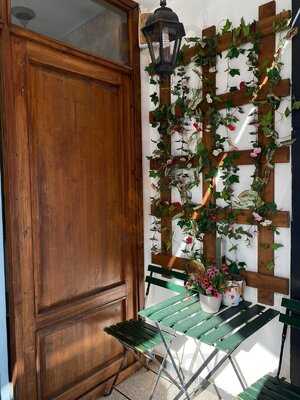 Mel & Mer Cafe Restaurant