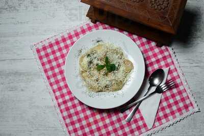 Mel & Mer Cafe Restaurant