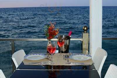 Mel & Mer Cafe Restaurant