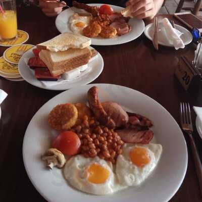 Taps Irish Pub (bar & Grill)