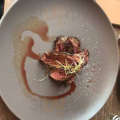 Vylazená Restaurace & Pivnice Ve Dvoře