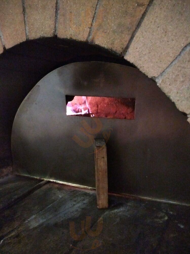 Restaurace S Pizzerii  "na Peci"