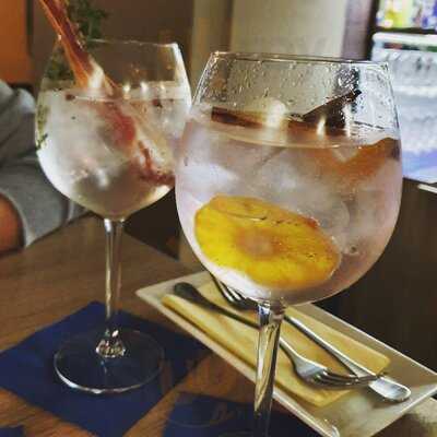 Gin & Tonic Club