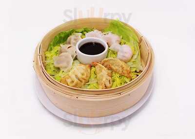 V&j Cafe-running-sushi