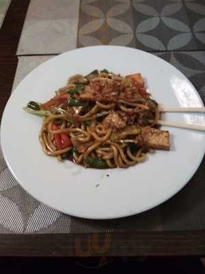 V&j Cafe-running-sushi