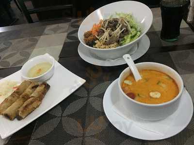 V&j Cafe-running-sushi