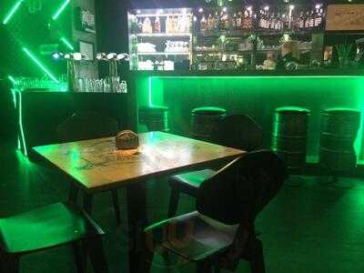 Excelent Urban Pub Koley