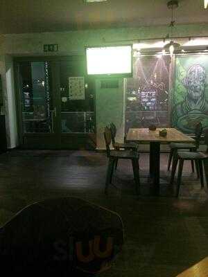 Excelent Urban Pub Koley