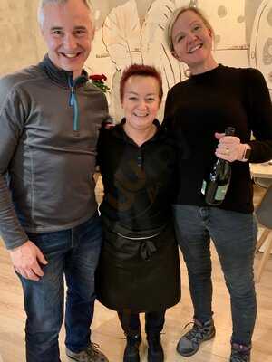 Happy Bean Bistro & Café