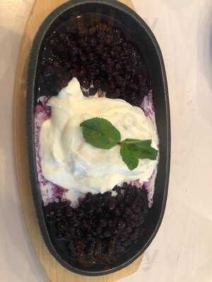 Parlor Café- Ice Cream Cookie Sandwiches