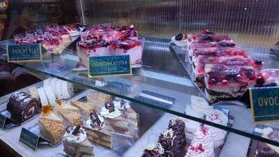 Zemanova Kavárna A Cukrárna