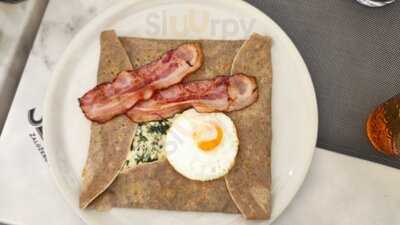 Cafe Creperie Pod  Věží