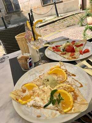 Cafe Creperie Pod  Věží