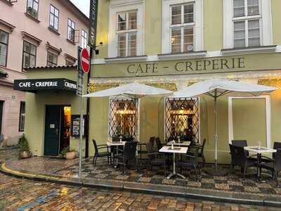 Cafe Creperie Pod  Věží