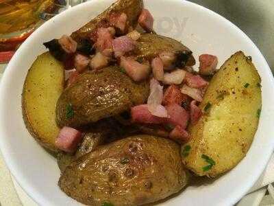 Loca Restaurant & Cafe Bar