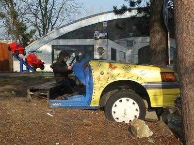 Rock And Roll Garage