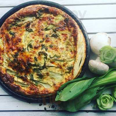 Chez Catherine Art A Café