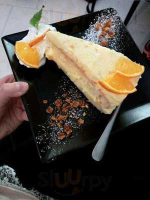 Chez Catherine Art A Café