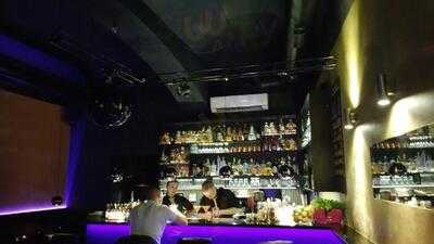 Funky Bee Cocktail Bar & Lounge