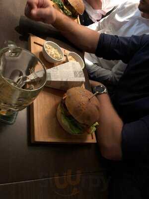 Postel Restaurant And Bar