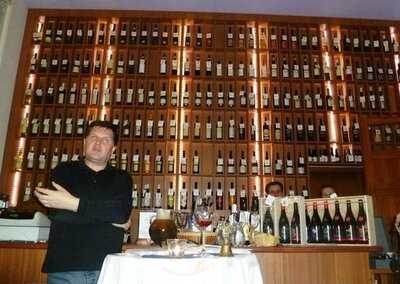 Akademicka Kavarna A Vinoteka