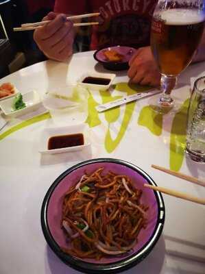 Makakiko Running Sushi