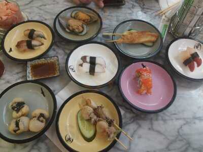 Makakiko Running Sushi