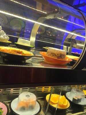 Makakiko Running Sushi