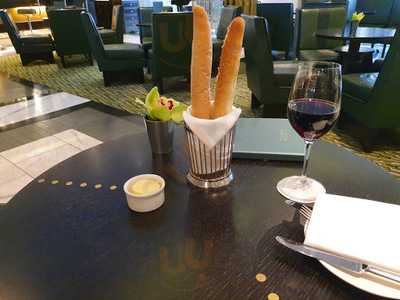 Zinc Bar & Restaurant