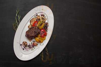 Nola Restaurant & Café