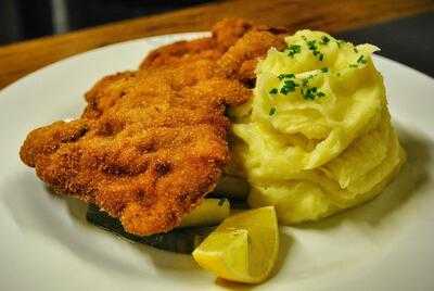 Potrefena Husa Dejvice