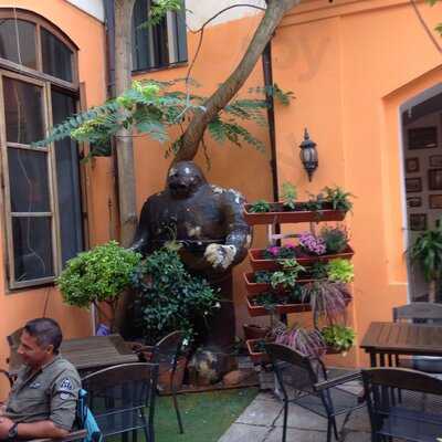 Zephyr Excellent Urban Pub