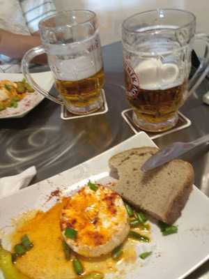 2 Blázni Na Poličce