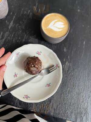 Triko Kafe & Koloniál