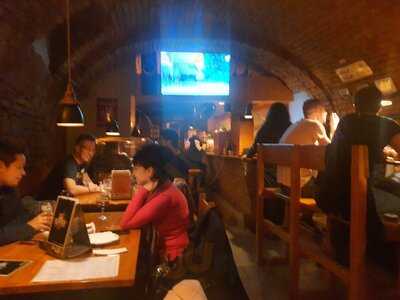 Steakový A Pivní Bar Pod Lékárnou
