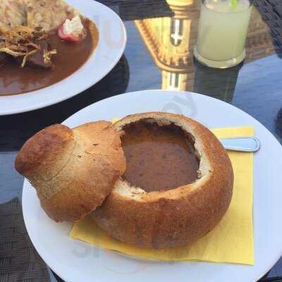 Hotel U Tri Pstrosu Restaurant