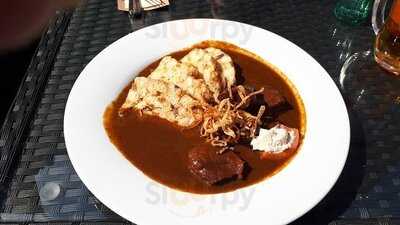 Hotel U Tri Pstrosu Restaurant