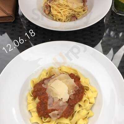 Hotel U Tri Pstrosu Restaurant