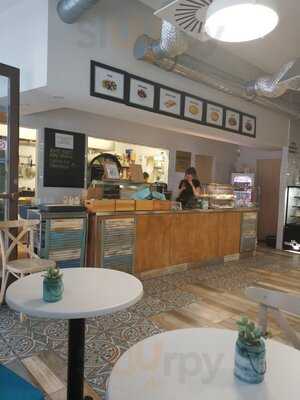 Bistro Kavarna  Toto