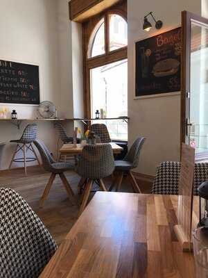 Kavárna - Cukrárna Elvíra