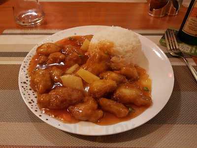 Cinska Restaurace Cervene Jablko