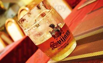 Everest Indian Restaurant