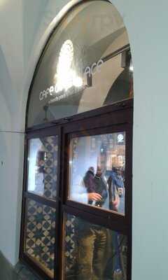 Cafe De La Place