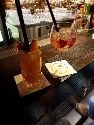 Mayday Cocktail Bar Café