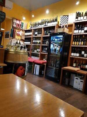 Cellarius Karlín Wine & Beer Bar