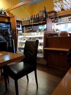 Cellarius Karlín Wine & Beer Bar