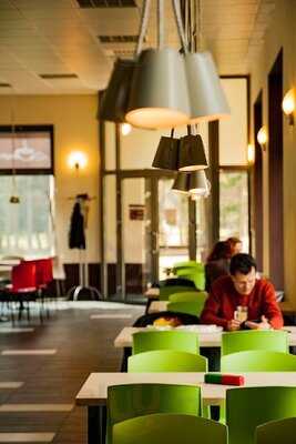 Tichá Kavárna-první Pražská Neslyšící Kavárna