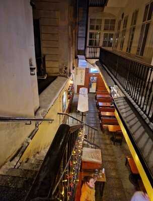 Café-pub Atmosphere