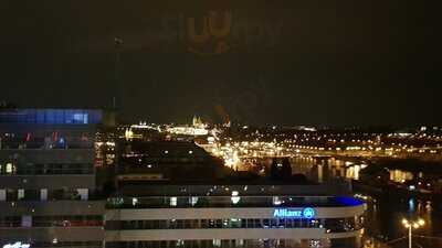 Cloud 9 Sky Bar & Lounge