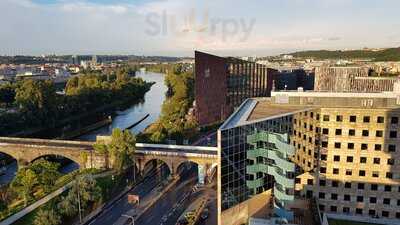 Cloud 9 Sky Bar & Lounge